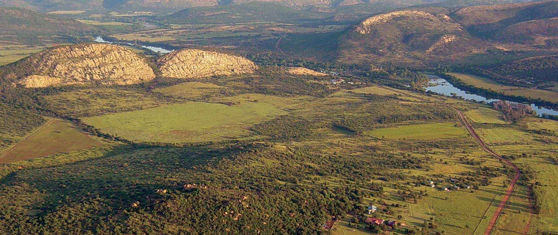 Embarking on an unforgettable adventure that combines breathtaking landscapes, thrilling activities, and fascinating wildlife encounters? Lion Route is the one. The mesmerizing trail that winds through the picturesque towns of Deneysville, Sasolburg, Parys, Vredefort, and Kroonstad.